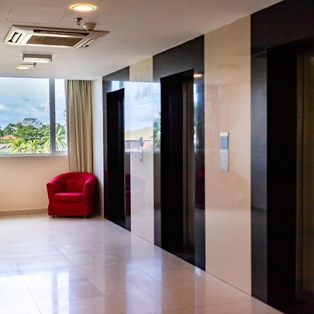 Emart Hotel 米里 外观 照片