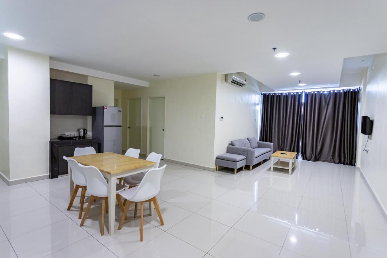 Emart Hotel 米里 外观 照片
