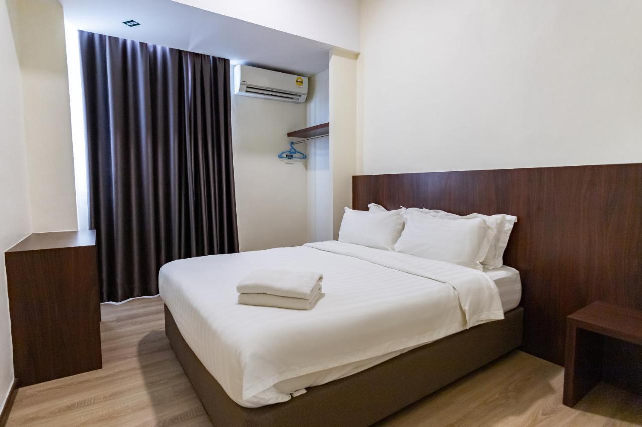 Emart Hotel 米里 外观 照片