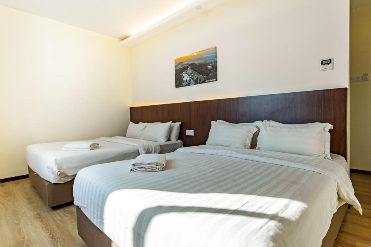 Emart Hotel 米里 外观 照片