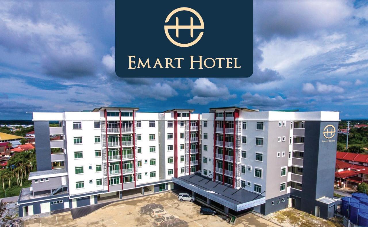 Emart Hotel 米里 外观 照片